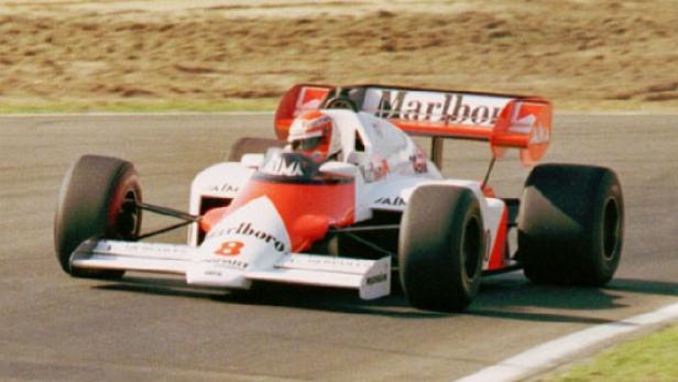 Niki Lauda mit seinem McLaren TAG-Turbo im Jahr 1984.