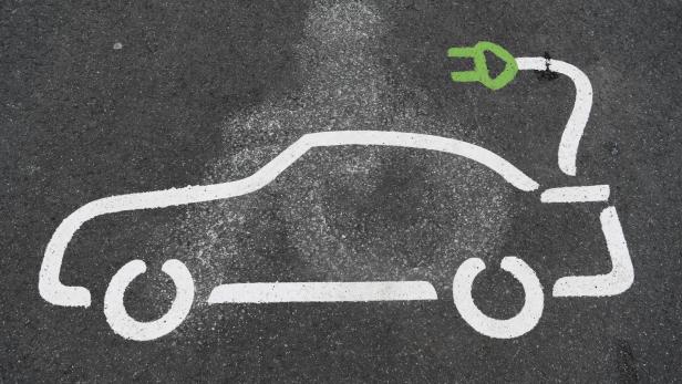 Elektromobilität soll den Pkw-Verkehr klimafreundlich machen.