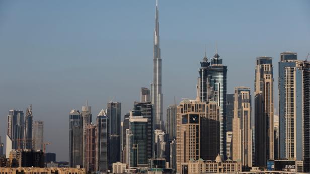 In Dubai sorgte bei einer Wohltätigkeitsauktion ein Nummernschild für einen neuen Weltrekord.