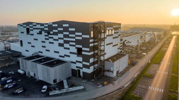 Die neue Batterie-Gigafactory von Automotive Cells Company in Billy-Berclau Douvrin Frankreich ist die erste von drei in Europa geplanten Anlagen.