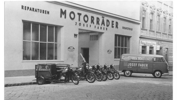 Bereits im Jahr 1948 legte Josef Faber Senior den Grundstein für ein Unternehmen, das heute als erfolgreicher Marktführer die Zweiradbranche maßgeblich gestaltet.